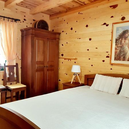 El Paso City, Zlatibor - Unique Wooden Cottages, Treehouse, Wild West Rooms, Accommodation 1-6 People Exterior foto