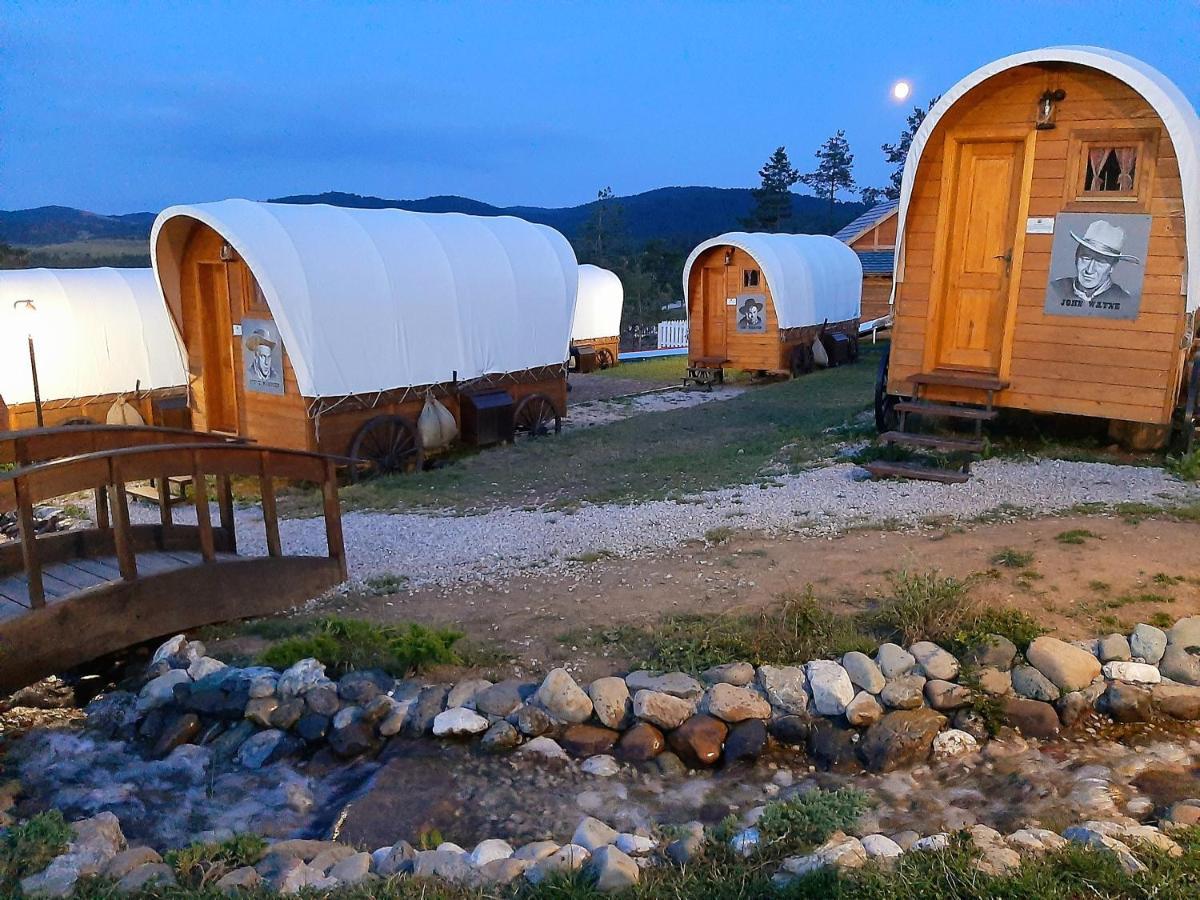 El Paso City, Zlatibor - Unique Wooden Cottages, Treehouse, Wild West Rooms, Accommodation 1-6 People Exterior foto