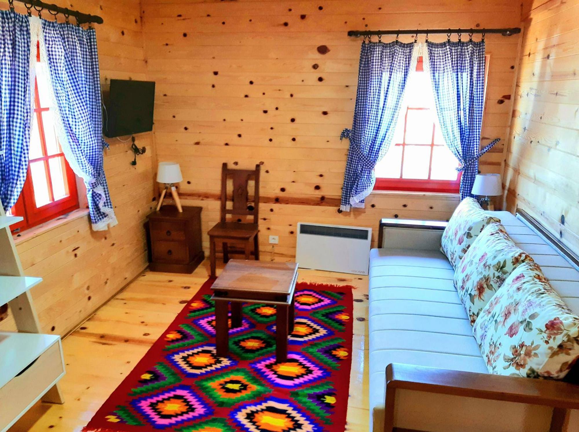 El Paso City, Zlatibor - Unique Wooden Cottages, Treehouse, Wild West Rooms, Accommodation 1-6 People Cameră foto
